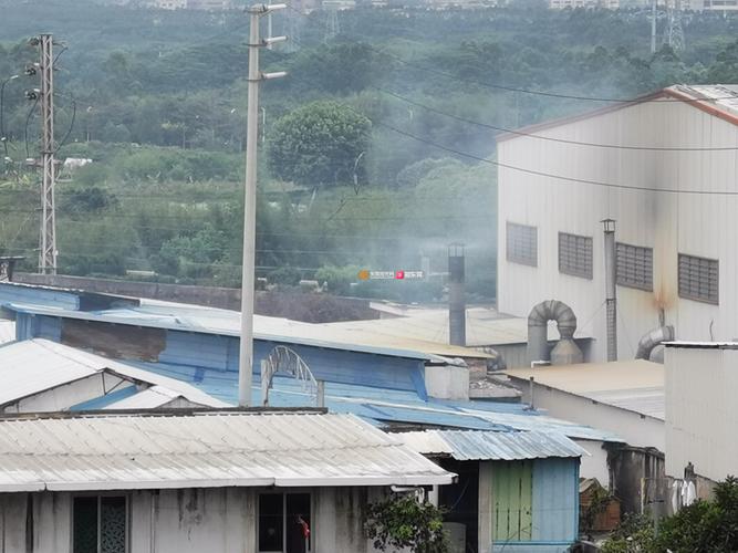 再次反映茶山超朗沙巷路98号奥科科技园奕振热处理有一烟囱排放黑烟